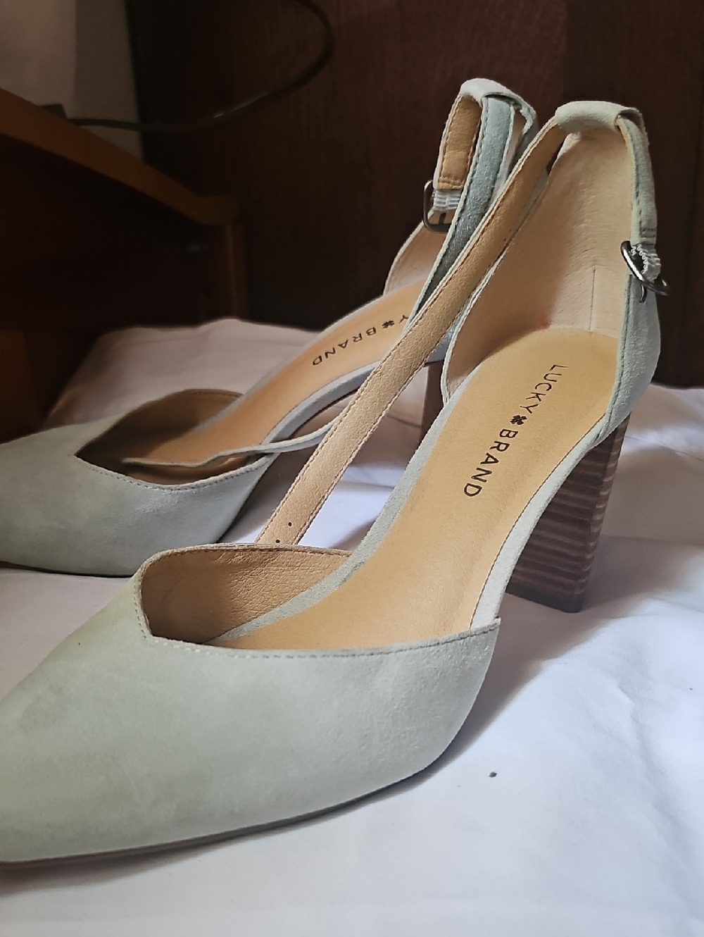 Lucky Brand Women’s Sage Green Suede Pointed-Toe Block Heels